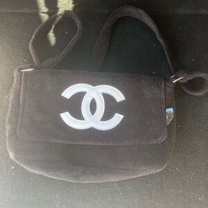 The item shown is a Chanel Précision terry cloth crossbody bag